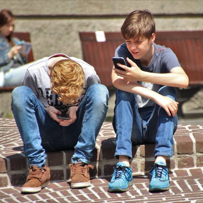 kids on phones